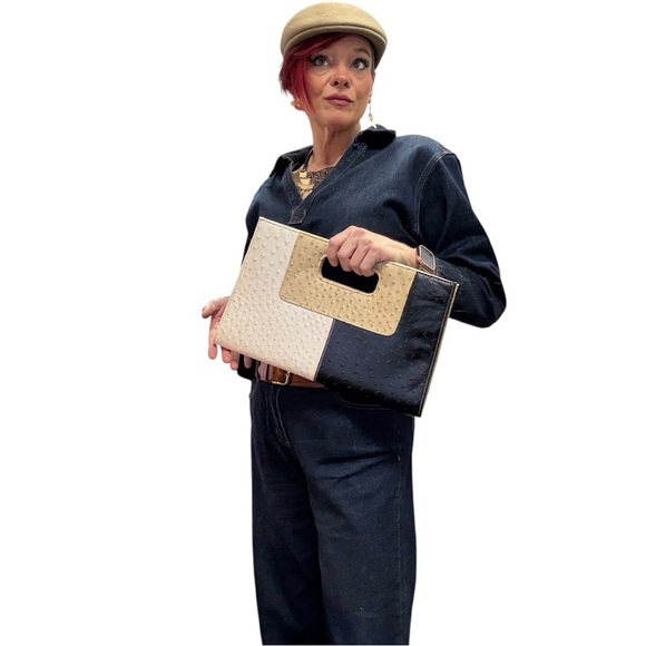 Geometric Black Cream Faux Ostrich Embossed Classy Clutch - Picture 9 of 11